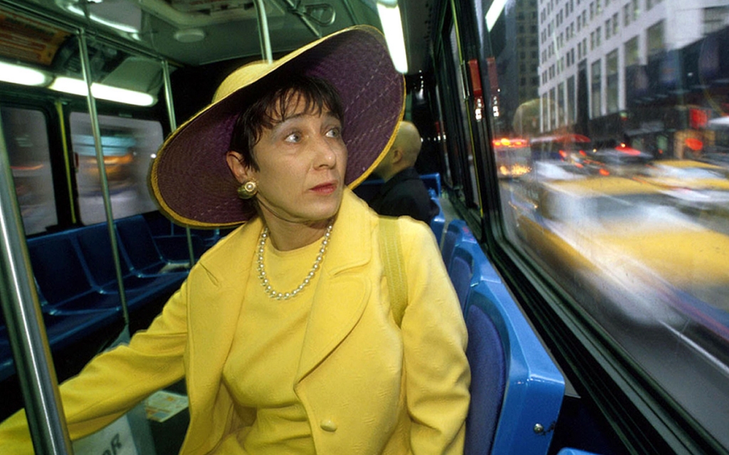 Miss Yellow / Performance